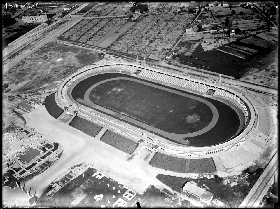 Stade pour les sports athlétiques de la Mouche-15PH1-657