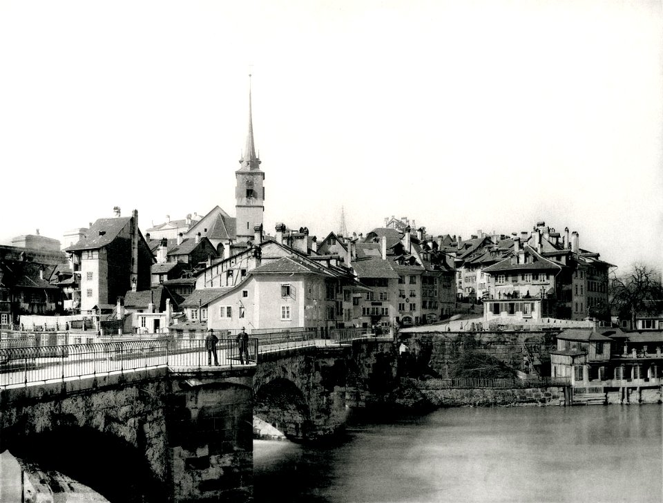 Stadt-Eingang bei der alten Nydeckbrücke