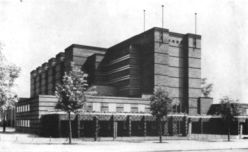 Stadthalle Magdeburg Blick von Südwesten