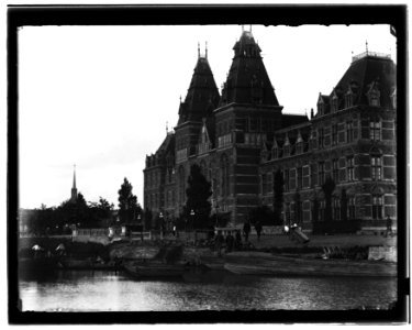 Stadhouderskade 42, Rijksmuseum-exterieur Spiegelbeeldig Jacob Olie (max res) photo