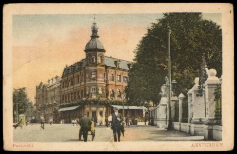 Stadhouderskade hoek Hobbemastraat met Parkhotel. Rechts ingang Vondelpark. Uitgave N.V. de Bijenkorf, Amsterdam, Afb PBKD00070000011