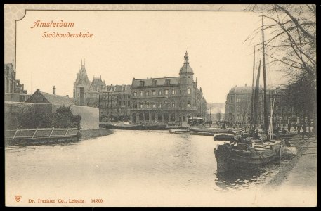 Stadhouderskade, geheel rechts bij de ingang van het Vondelpark, Afb PBKD00070000003 photo