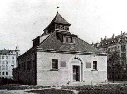Staedtisches Volksbrausebad II Leipzig um 1910 cropped