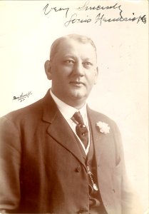 Stage actor Louis Hendricks (SAYRE 3448)