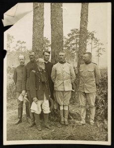 Staff of the 1st US Volunteer Regiment, the Rough Riders in Tampa LCCN2013650937
