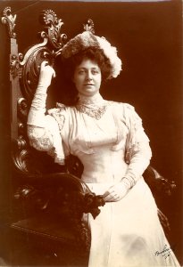 Stage actress Dorothy Donnelly (SAYRE 23756)
