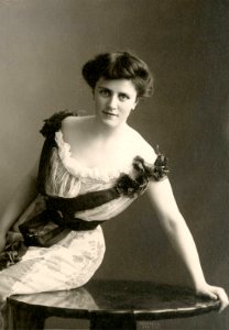 Stage actress Katharine Gilman (SAYRE 2297)