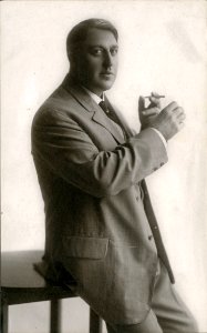 Stage actor Wallace Brownlow (SAYRE 14754)