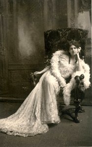 Stage actress Gertrude Bondhill (SAYRE 9717)