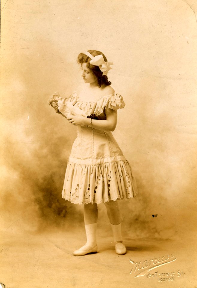 Stage actress Lucille De Mendo in Babes in Toyland (SAYRE 23260)