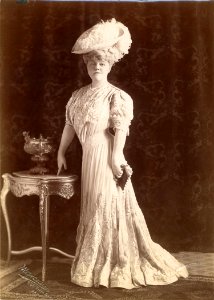 Stage actress Marie Cahill (SAYRE 16215) photo