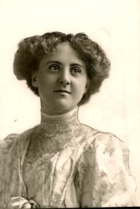 Stage actress Viola Grant (SAYRE 3650)