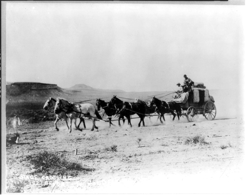 Stage coach crossing the desert to Goldfield, Nevada. Oct. 1, 1906 LCCN2013646139