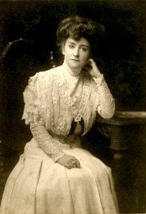 Stage actress Minnie Maddern Fiske (SAYRE 415)