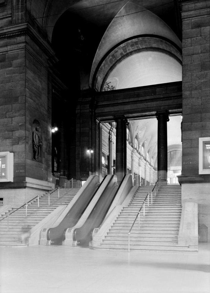 STAIRWAY FROM WAITING ROOM TO ARCADE. - Pennsylvania Station