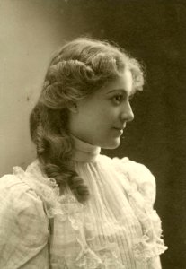 Stage actress Helen Byron (SAYRE 16301)