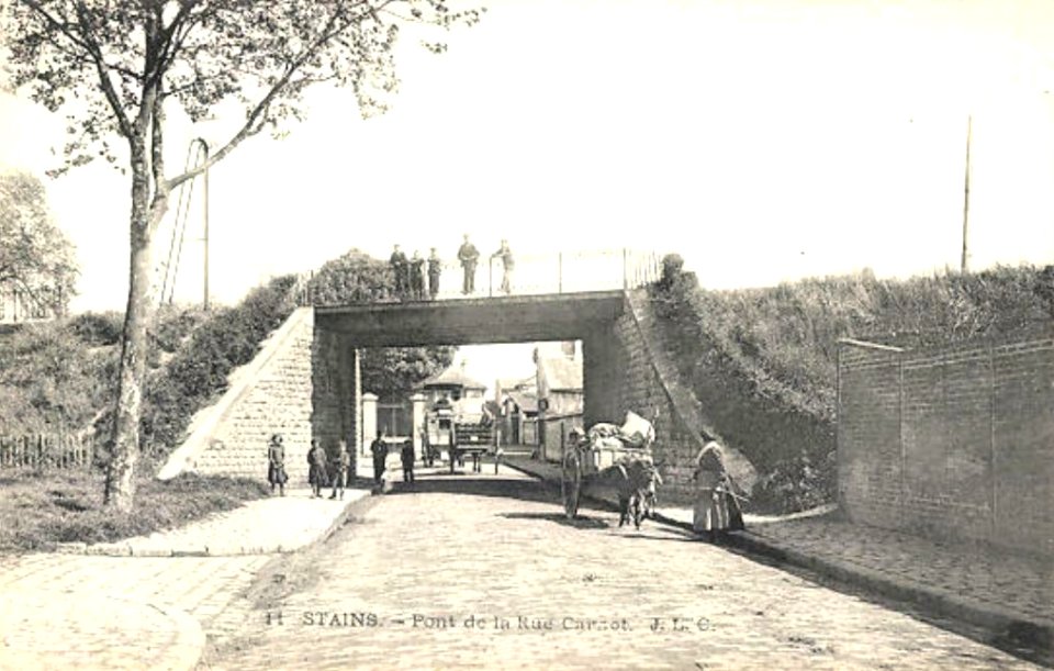 Stains.Pont ferroviaire de la rue Carnot