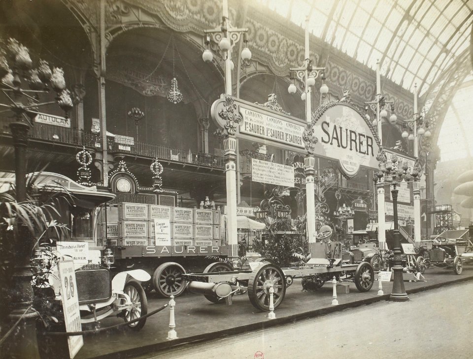Stand Saurer, au Salon des véhicules industriels de décembre 1908