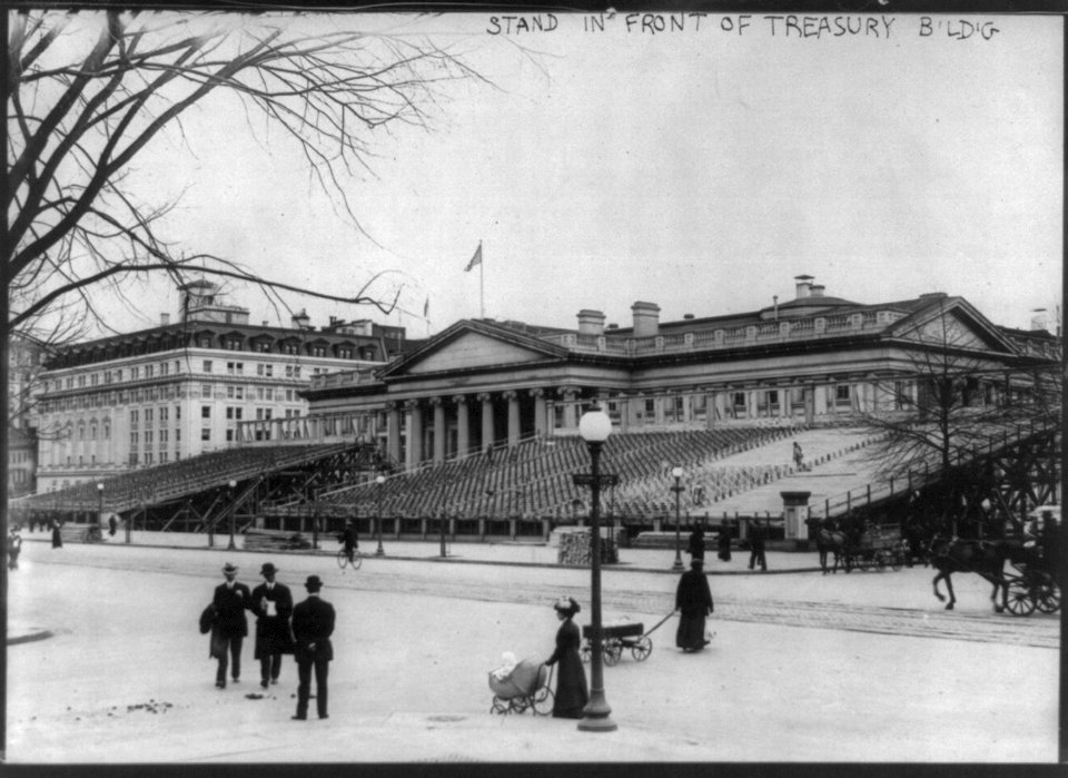 Stand in front of Treasury Bldg. for Woodrow Wilson's inauguration LCCN2005694644