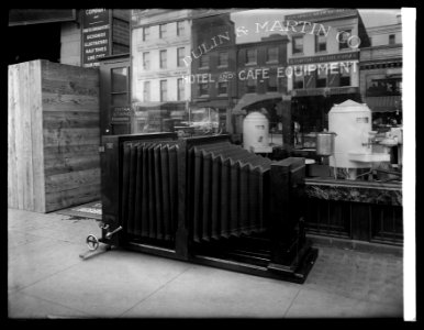 Standard Eng. Co., big camera LCCN2016823438