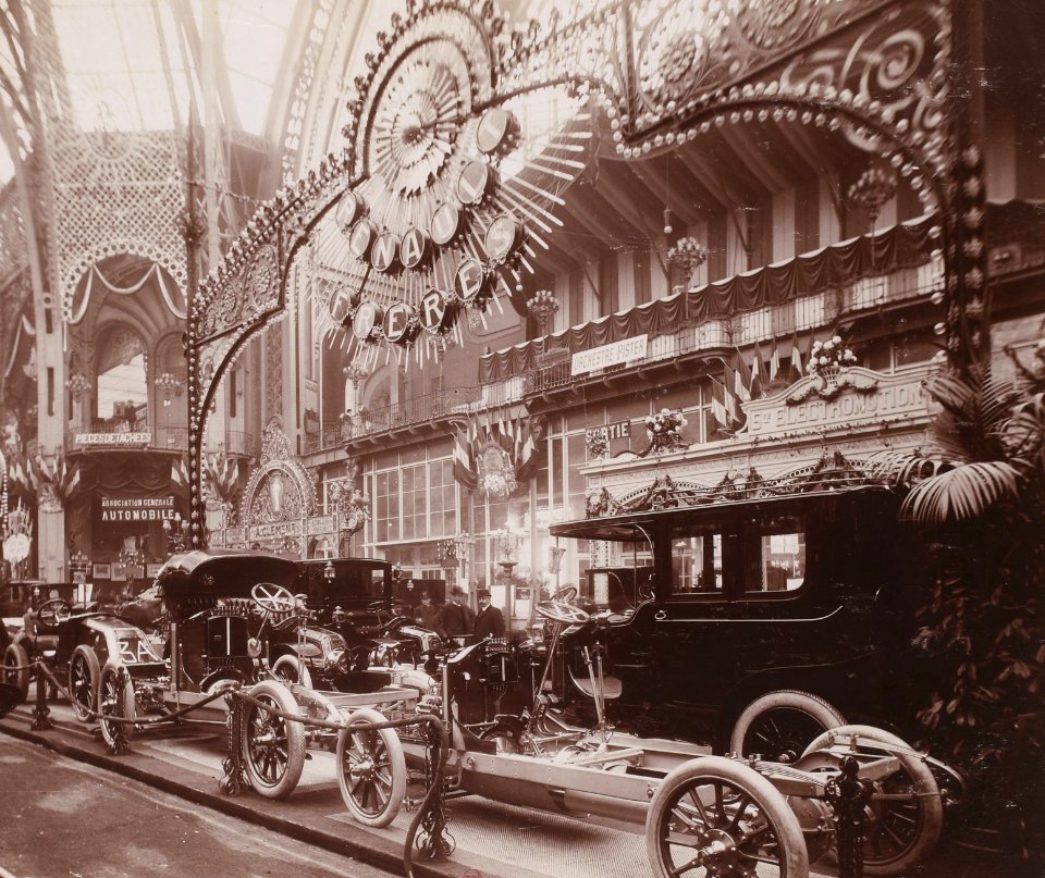 Stand Renault Frères au salon de Paris 1906
