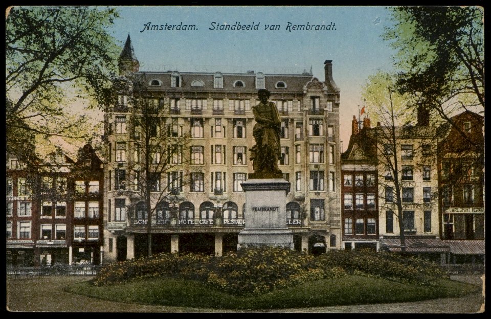 Standbeeld van Rembrandt op het Rembrandtplein. Uitgave J. Sleding, Afb PBKD00261000010