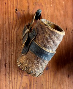 Standarsko av älghud att fästa vid höger stigbygel, 1600-talets mitt - Skoklosters slott - 108893
