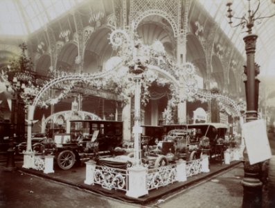 Stand De Dion-Bouton au Salon de l'Automobile de Paris en 1905