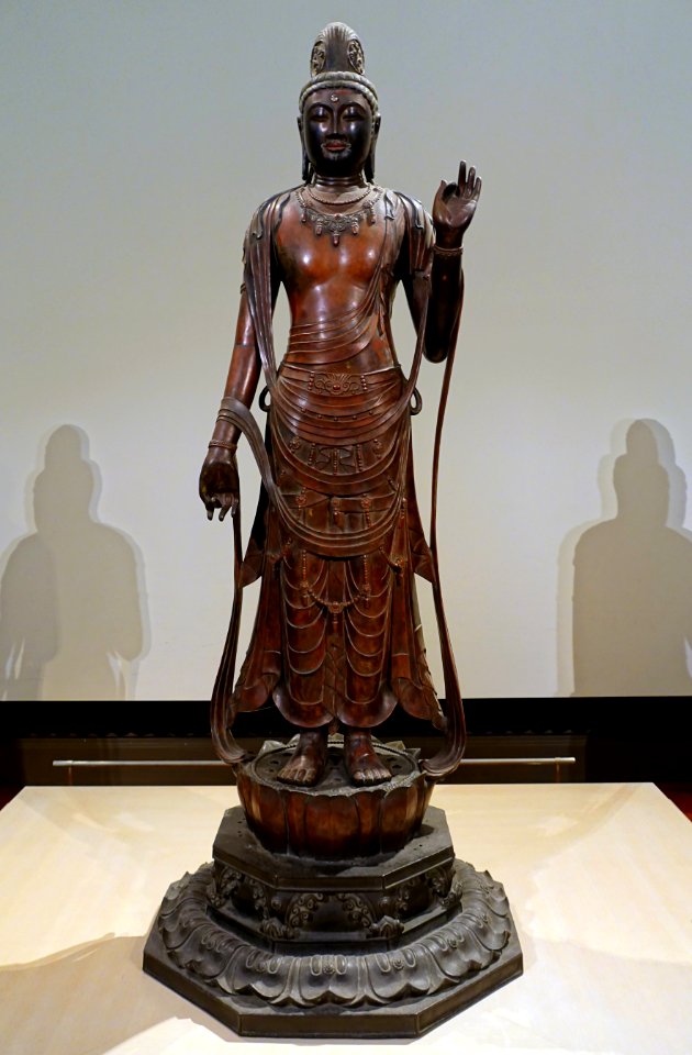 Standing Sho kannon Bosatsu (copy), original in Yakushiji, Nara, Asuka-Nara period, 600s-700s AD, gilt bronze - Tokyo National Museum - Tokyo, Japan - DSC09397