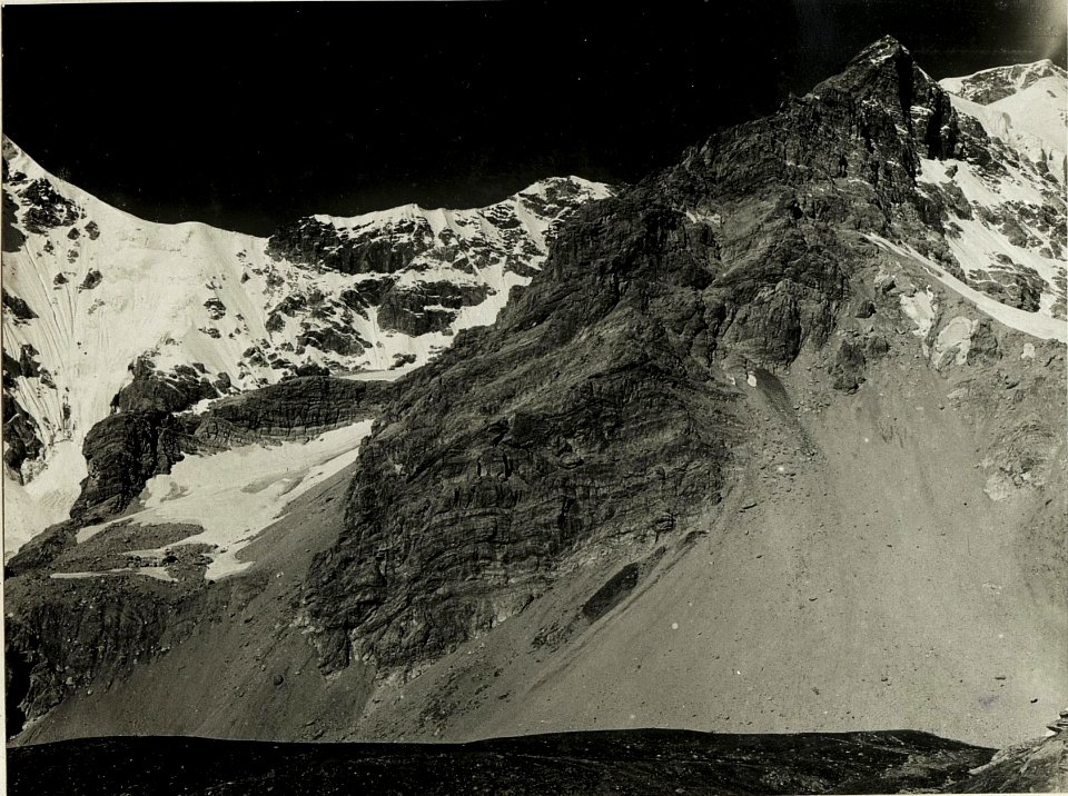 Standpunkt 1000 Schritte westl. Bäckmannhütte, Hochjoch mit Hochjochgrad, rechts Ortler, Südostseite. (BildID 15416059)