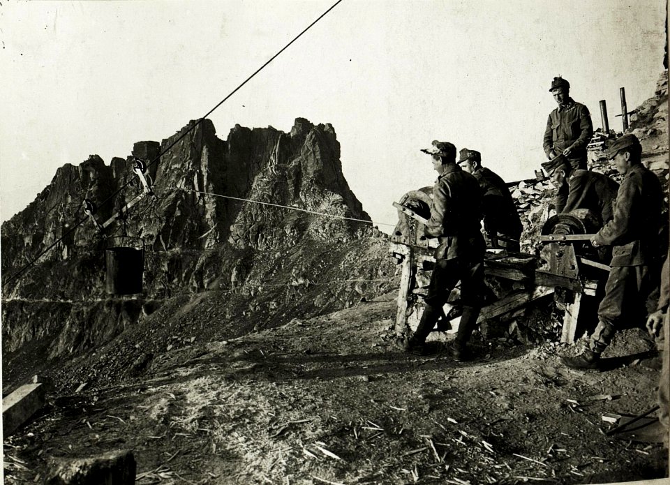 Standpunkt Cima di Cupola, Handaufzug auf Cima di Cupola Hintergrund ¤ 2555. (BildID 15428635)