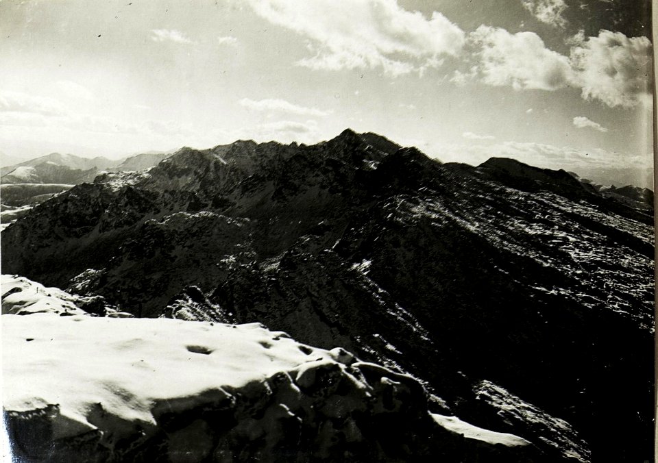 Standpunkt Cima di Cupola, Panorama von Rosengarten bis Formion. (Südseite) (6.Teilbild zu WK1 ALB018 04723a) (BildID 15428579)