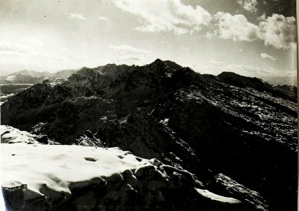 Standpunkt Cima di Cupola, Panorama von Rosengarten bis Formion. (Südseite) (6.Teilbild zu WK1 ALB018 04723a) (BildID 15428579)