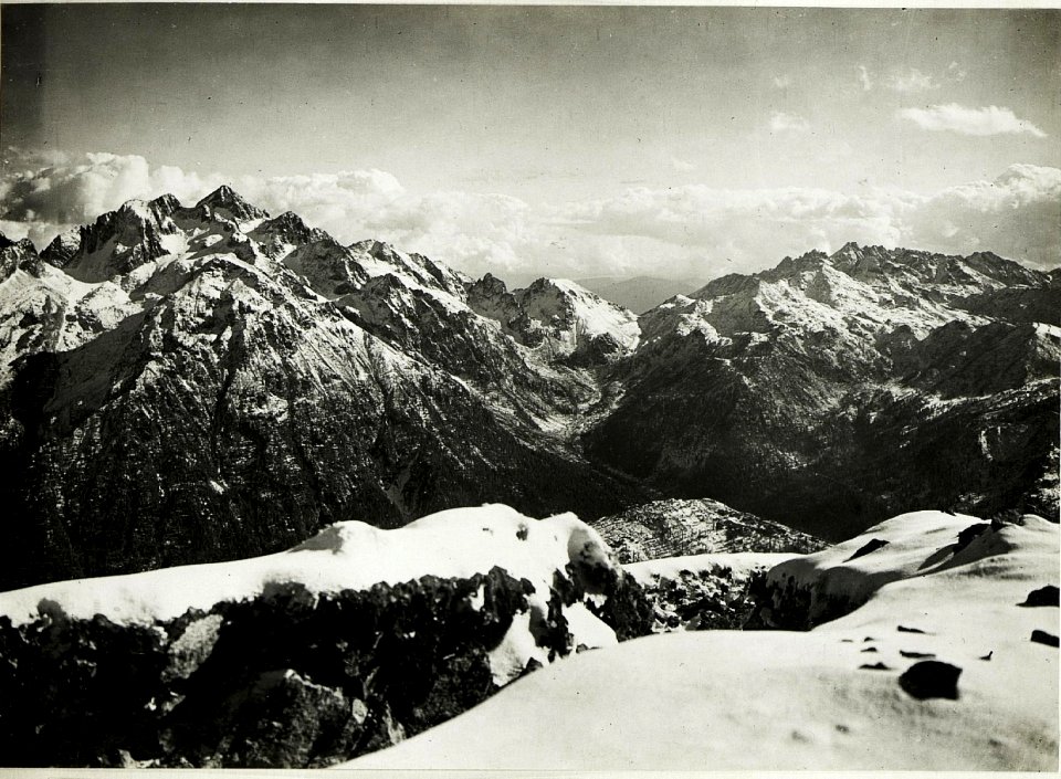 Standpunkt Cima di Cupola, Panorama von Rosengarten bis Formion. (Südseite) (4.Teilbild zu WK1 ALB018 04723a) (BildID 15428565)