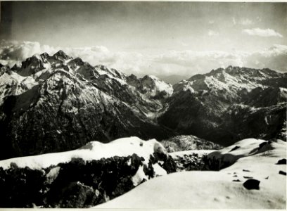Standpunkt Cima di Cupola, Panorama von Rosengarten bis Formion. (Südseite) (4.Teilbild zu WK1 ALB018 04723a) (BildID 15428565)