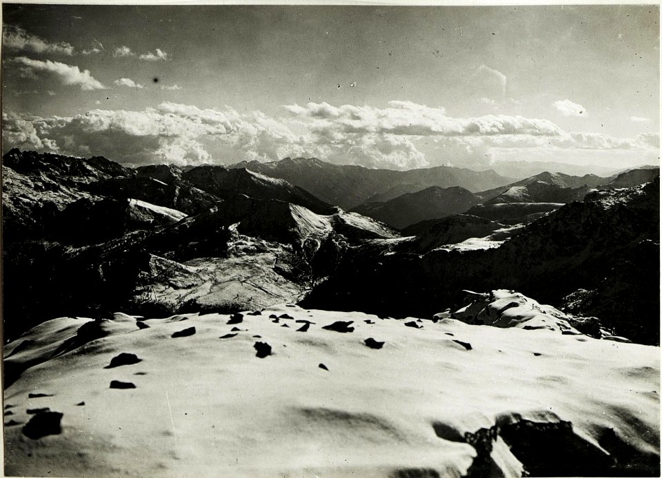 Standpunkt Cima di Cupola, Panorama von Rosengarten bis Formion. (Südseite) (5.Teilbild zu WK1 ALB018 04723a) (BildID 15428572)
