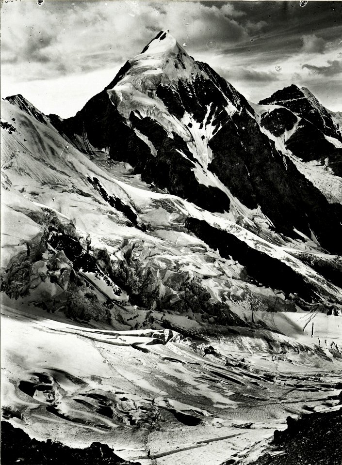 Standpunkt Hallehütte, Sulden u. Königsspitze. (BildID 15426650)