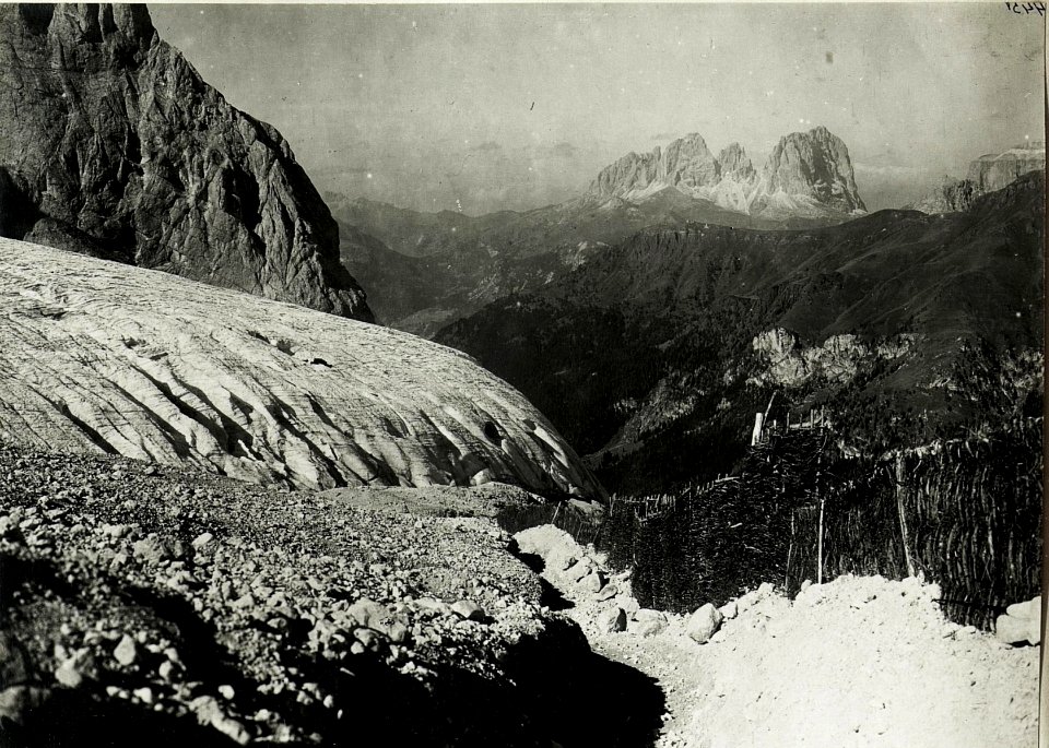 Standpunkt Marmolata Gran Poz, Maskierter Weg, Gletscherzunge gegen Langkofel. (BildID 15427823)