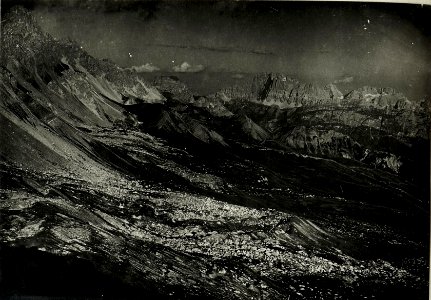 Standpunkt Punta Selle, Gegnerische Stellungen im Pellegrinotale zwischen Colifon-Costabella. (BildID 15423304)