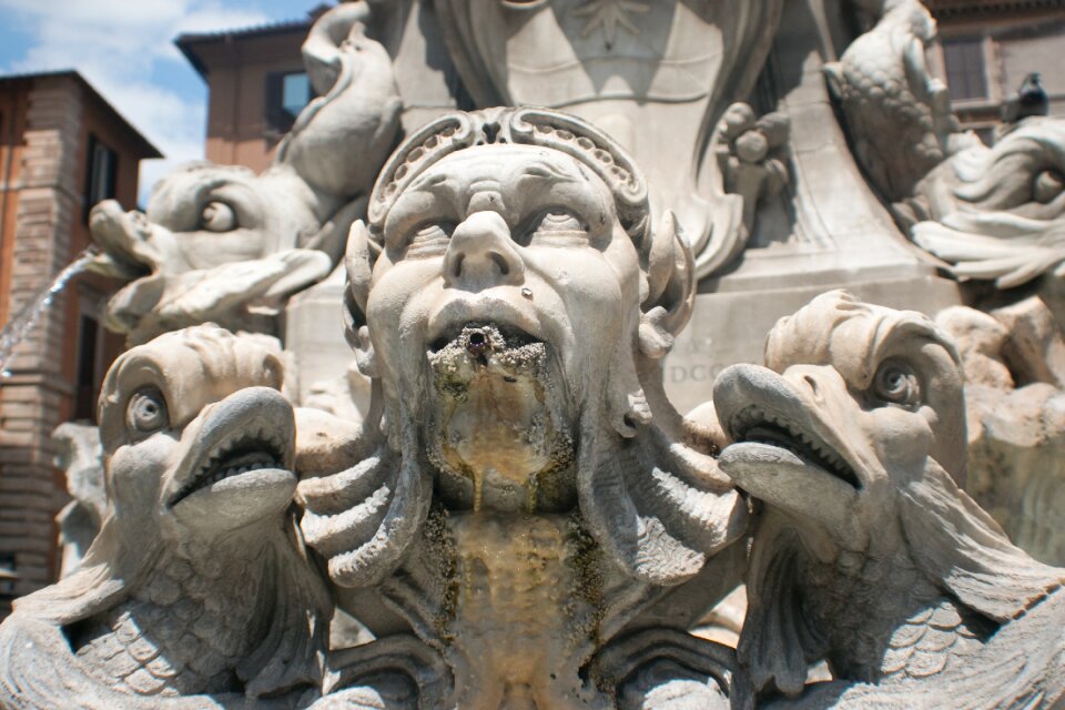 Pantheon rome fountain