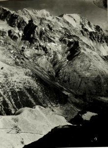 Standpunkt Redival Panorama (2 Teilbild zu WK1 ALB018 04608a) Monte Vioz rechts und Monte .Cadini links. (BildID 15427620)