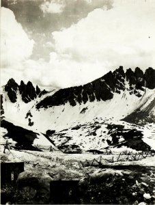 Standpunkt Toblingerknotenhang, Rundbild Zinnenplateau. (3. Teilbild zu WK1 ALB015 04061a.) (BildID 15420514)