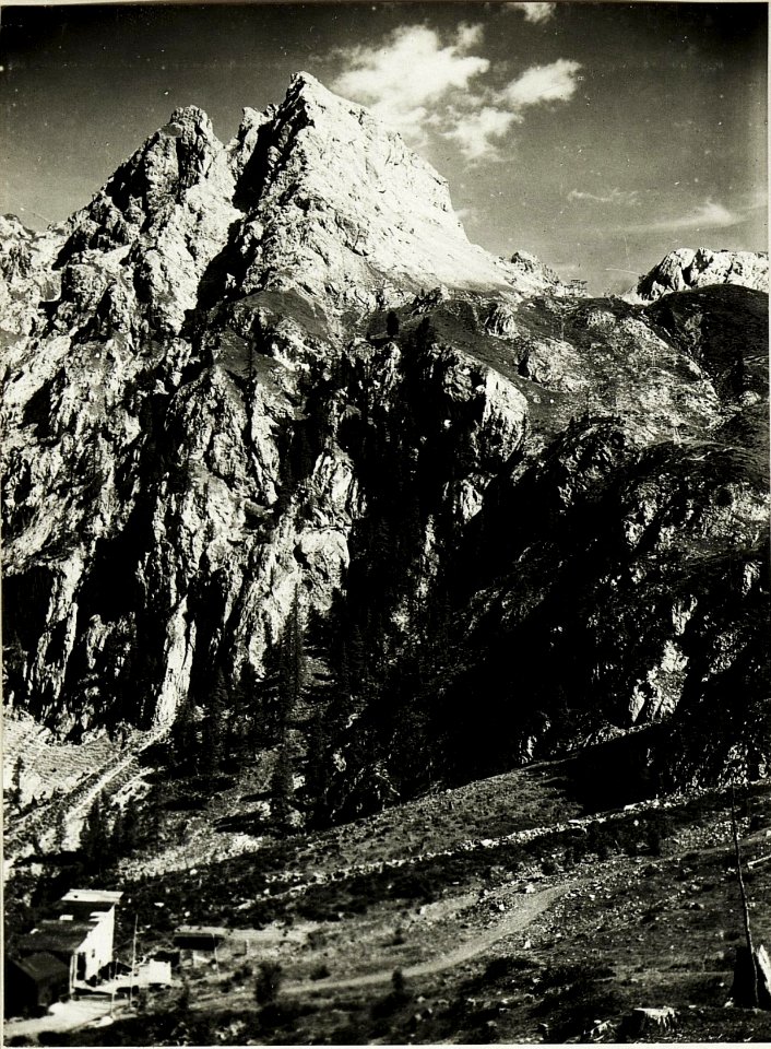 Standpunkt Rifugio Taramelli, Drahtseilbahn nach Passo le Selle, Peccol, Hintergrund Punta .del Ort. (BildID 15422737)