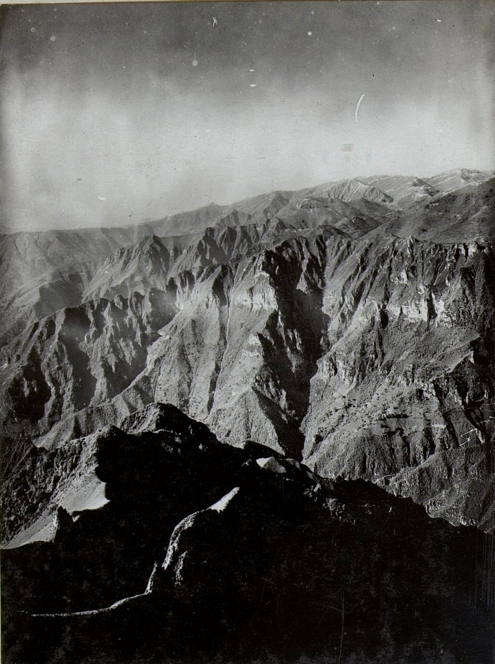 Standpunkt Sassuma. Das Grappa-Massiv .Panorama (2. Teilbild zu WK1 ALB087 25562a) (BildID 15649115)