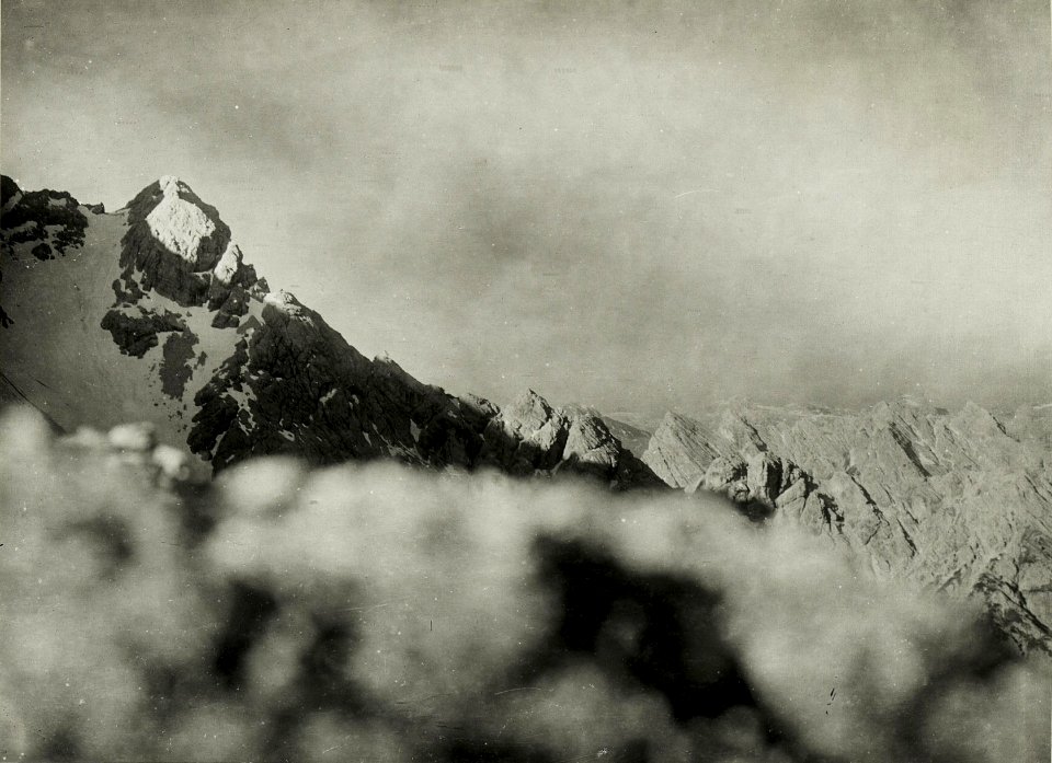 Standpunkt Schimkekopf, Blick gegen Cresta bianca und Foramestellung. (BildID 15427543)