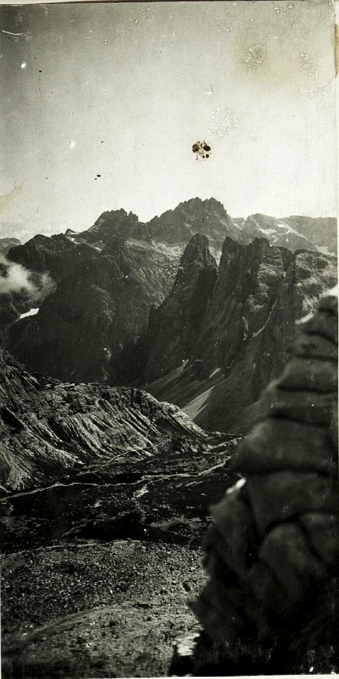 Standpunkt Toblingerknoten, Blick gegen Südost mit Rotwandspitze Elferkofel, Einser, Bödenknoten. (BildID 15425754)
