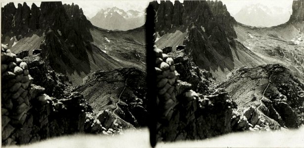 Standpunkt Toblingerknoten, Ausblick gegen Paternsattel und Zinnen. (= Fortsetzung nach unten und links zu WK1 ALB017 04474) Paternsattel. (BildID 15425880)