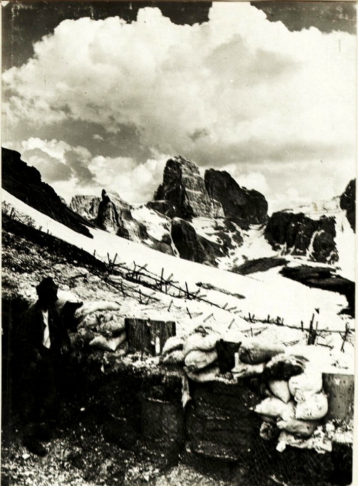 Standpunkt Toblingerknotenhang, Rundbild Zinnenplateau. (2 Teilbild zu WK1 ALB015 04061a.) (BildID 15420507)