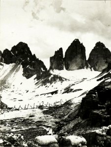 Standpunkt Toblingerknotenhang, Rundbild Zinnenplateau. (4. Teilbild zu WK1 ALB015 04061a.) (BildID 15420521)