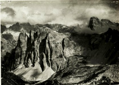Standpunkt Toblinger Knoten, Einserkofel, Zwölfer, Rotwandspitze, Zinnenplateau, Elferspitz. (BildID 15423763)